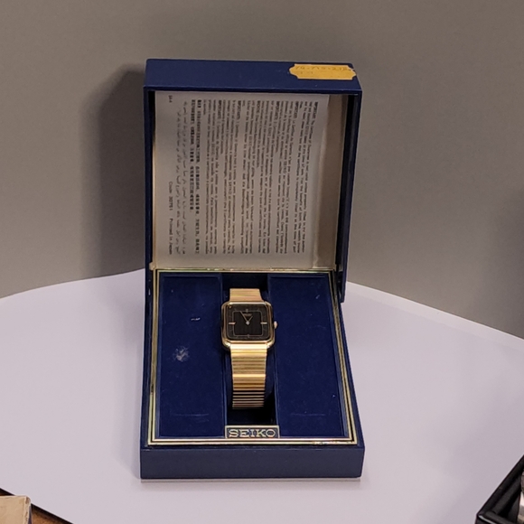 Mens vintage Seiko Tank watch with box and papers - Picture 5 of 7